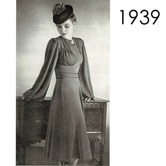1939 Dress. Busts 90 cm or 102 cm (35.4" or 40")